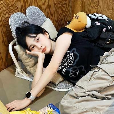 女王蜂游戏 海报